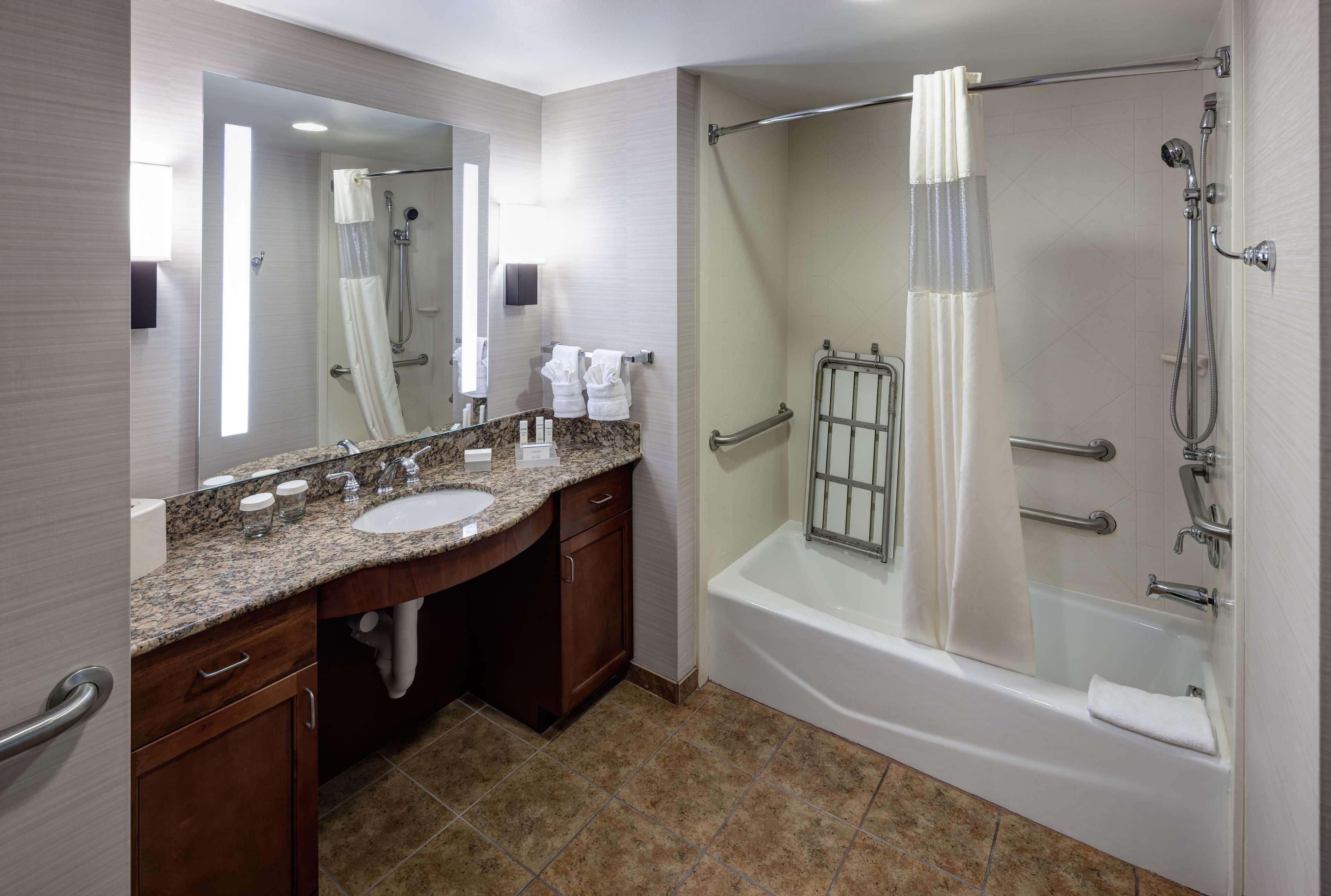 Homewood Suites Denton Exteriér fotografie