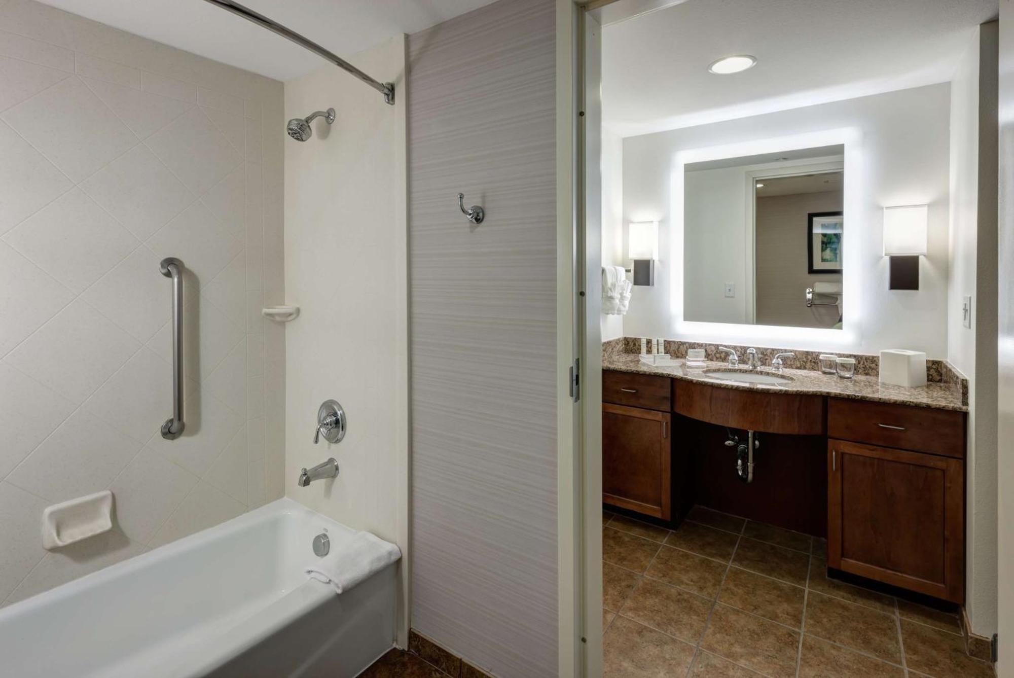 Homewood Suites Denton Exteriér fotografie