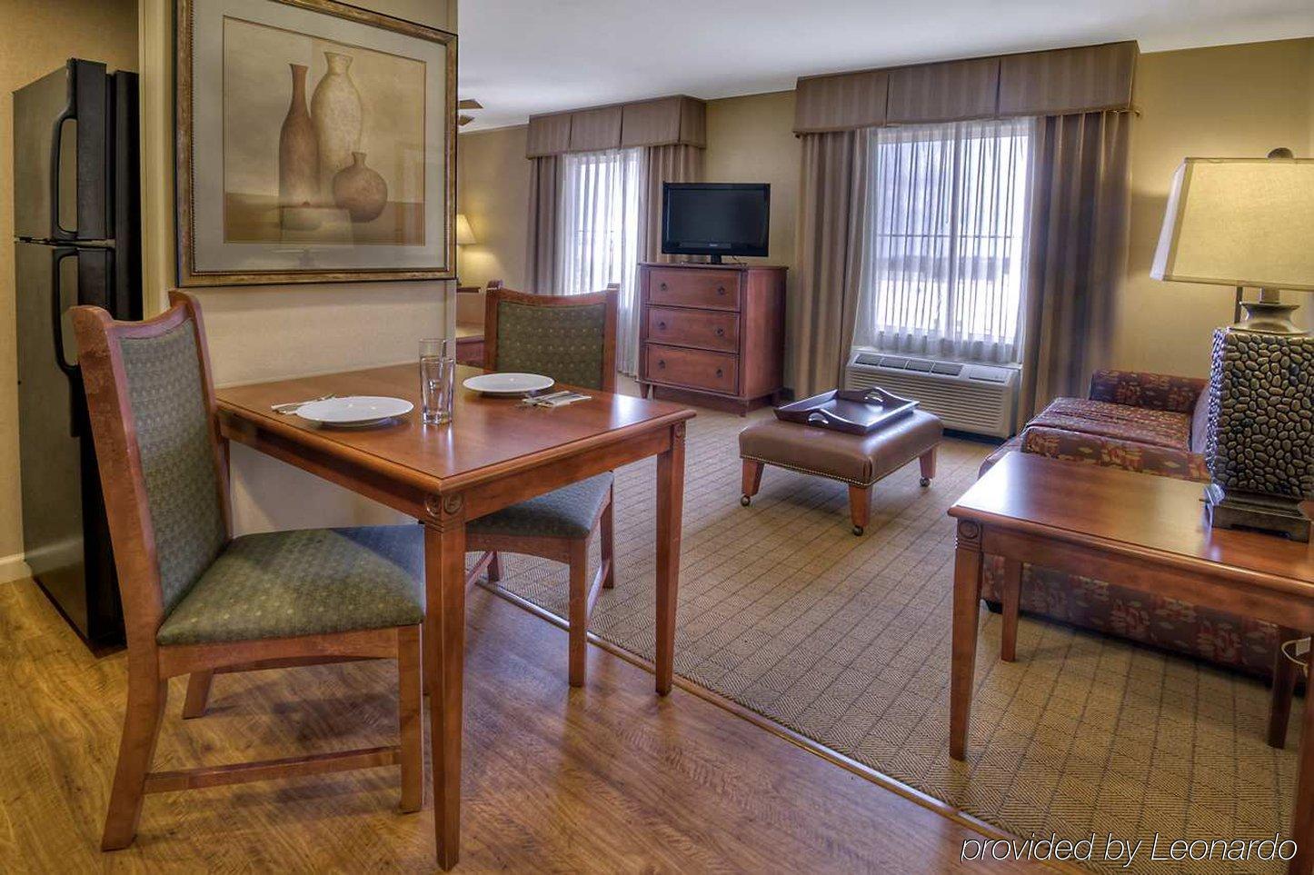 Homewood Suites Denton Exteriér fotografie