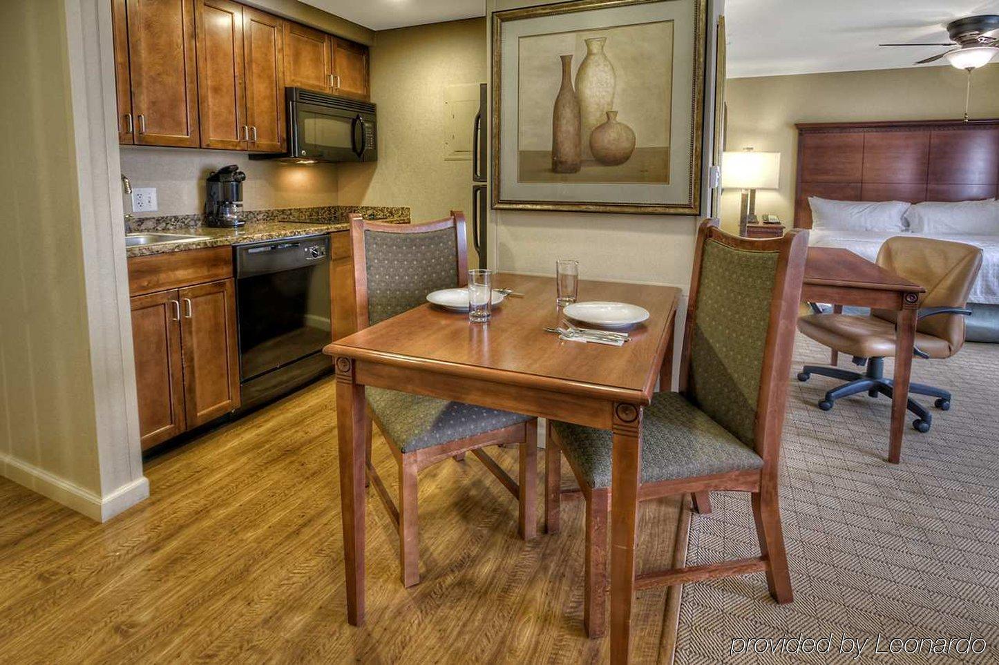 Homewood Suites Denton Exteriér fotografie